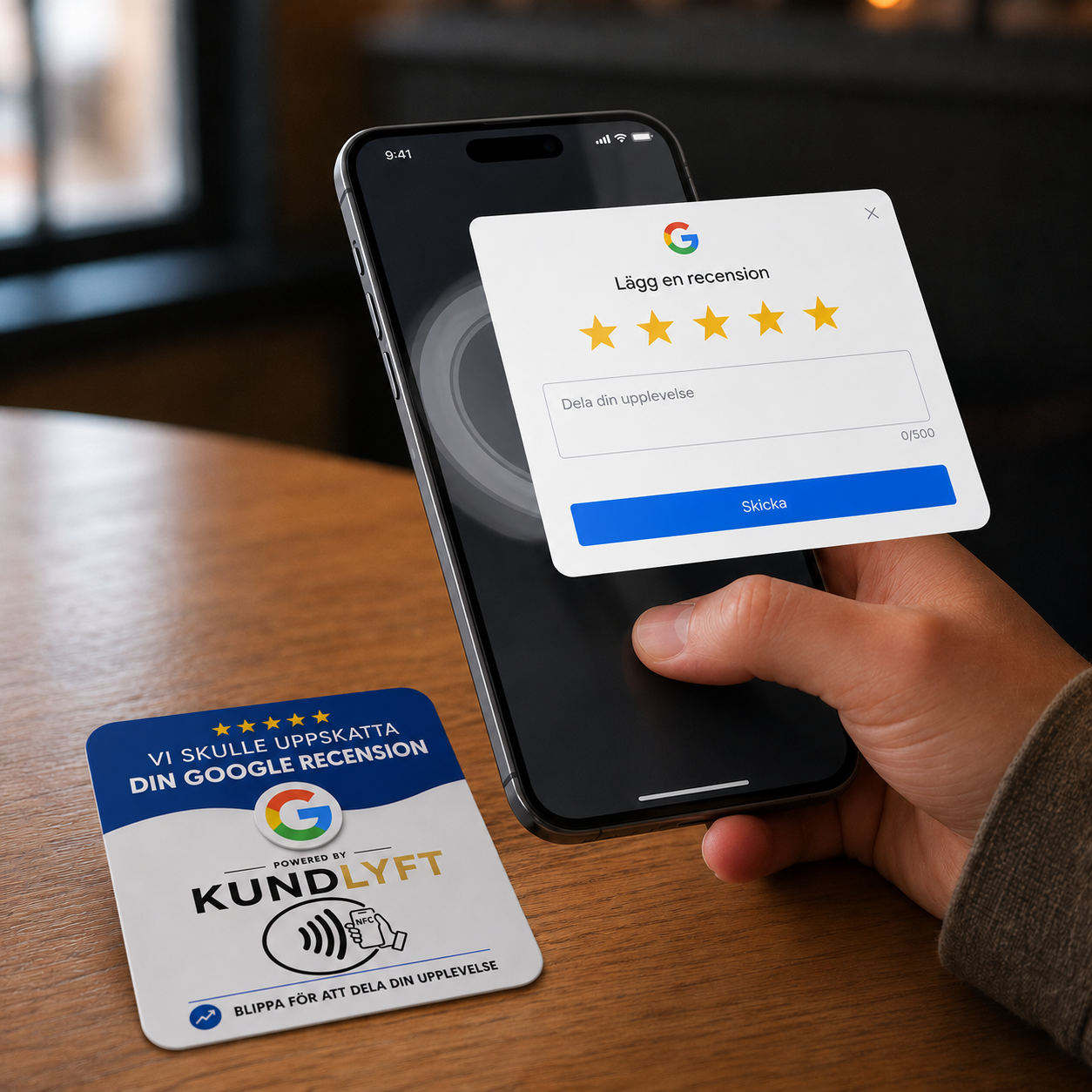 Telefon visar Googles recensionsformulär med fem stjärnor